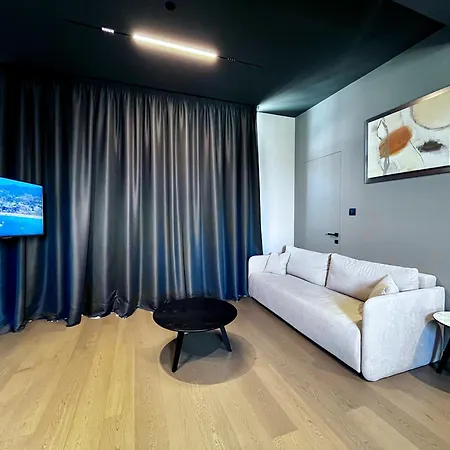 דירה Only Tower *