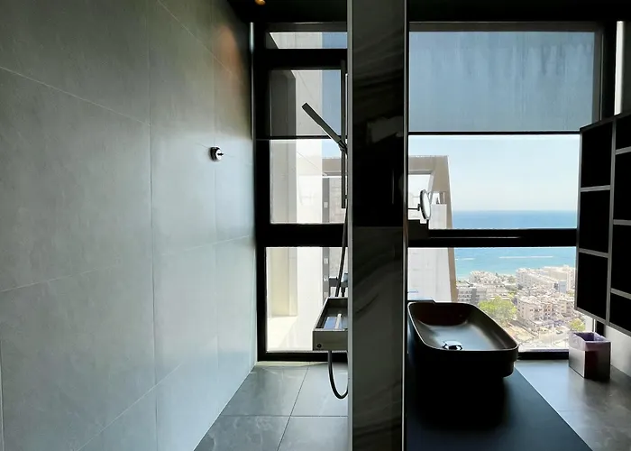 Only Tower * Λεμεσός